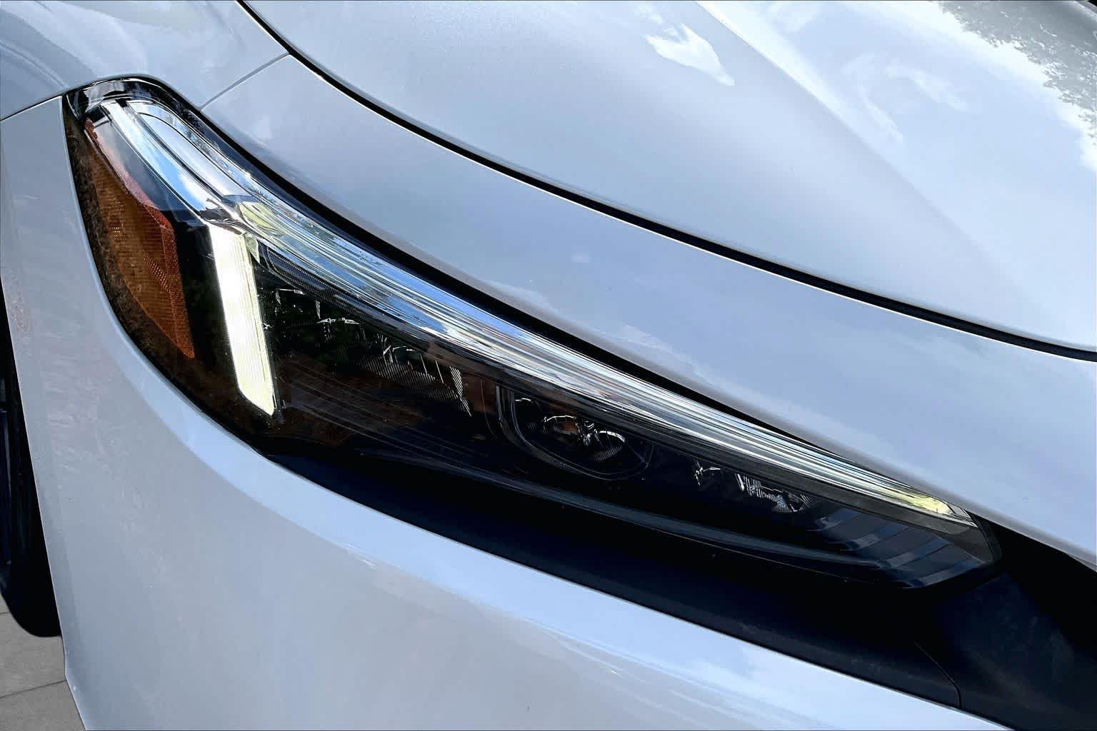 Used 2022 Platinum White Pearl Honda Sport image 27
