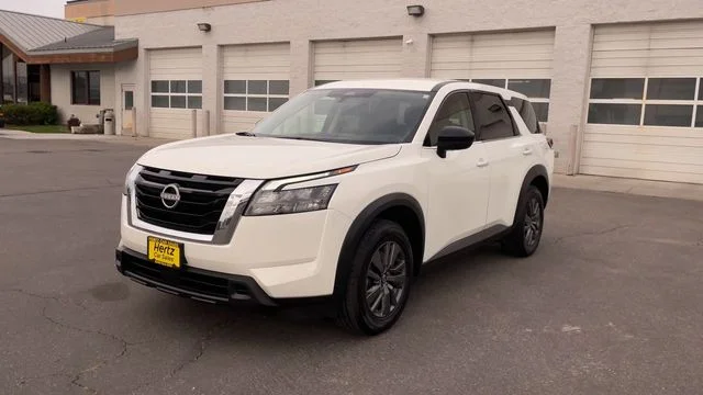 Used 2024 White Nissan S image 5