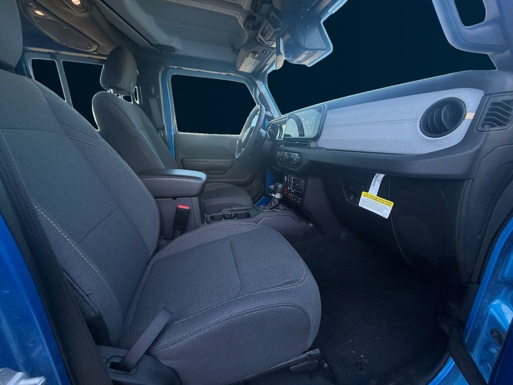 New 2024 Hydro Blue Pearl-Coat Exterior Paint Jeep  image 17