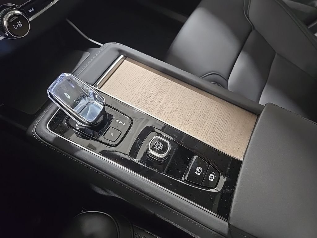 2026 Volvo XC90 Plus - Photo 15