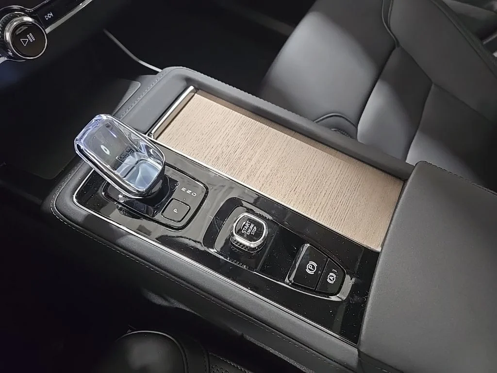 2026 Volvo XC90 Plus - Photo 15