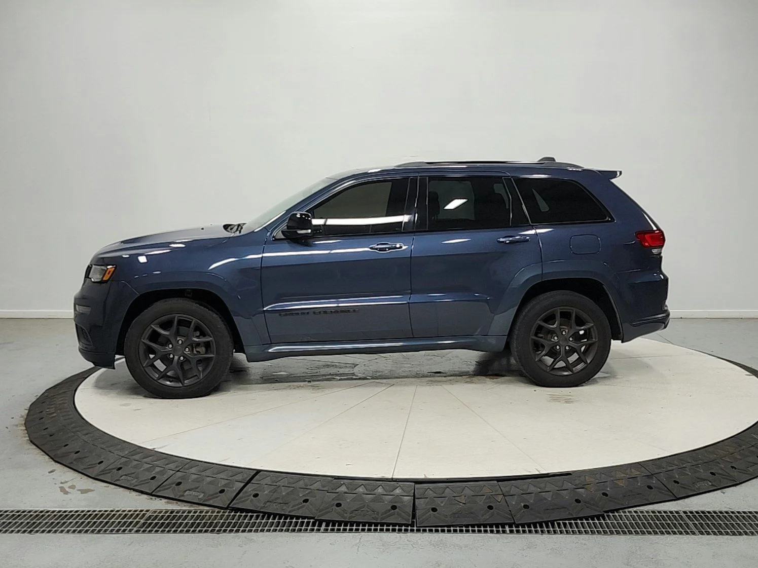 Used 2019 Blue Jeep Limited X image 5