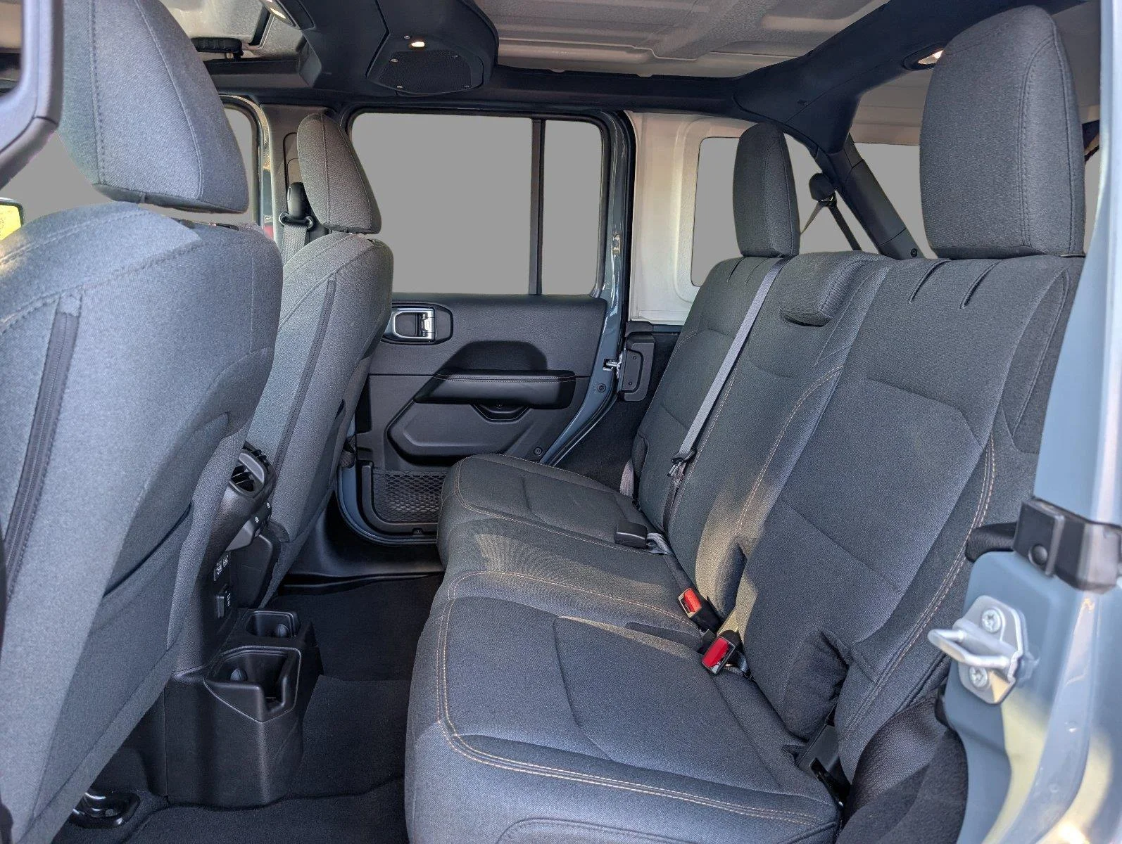 Used 2026 Anvil Clearcoat Jeep Sahara image 35