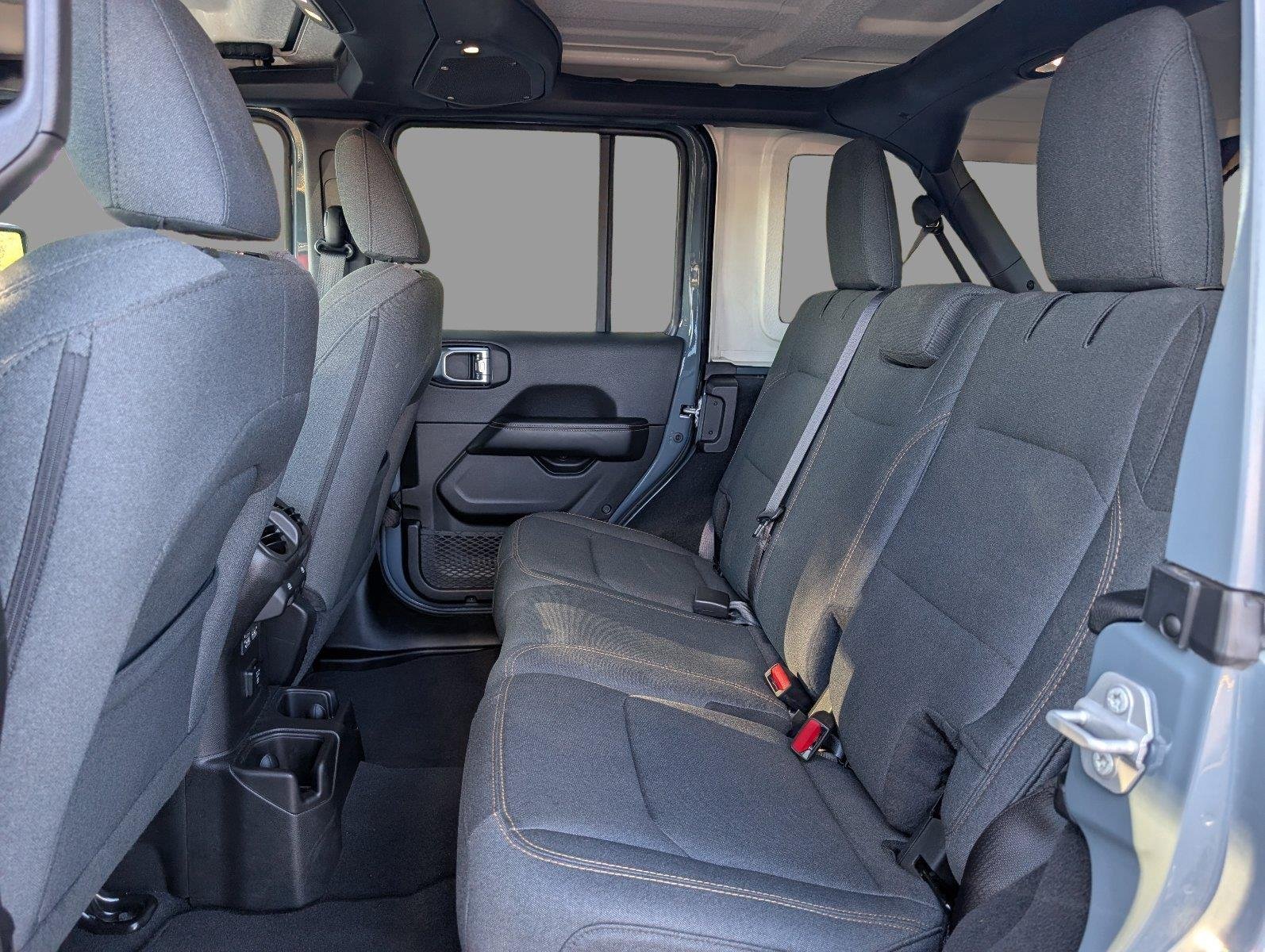 Used 2026 Anvil Clearcoat Jeep Sahara image 35