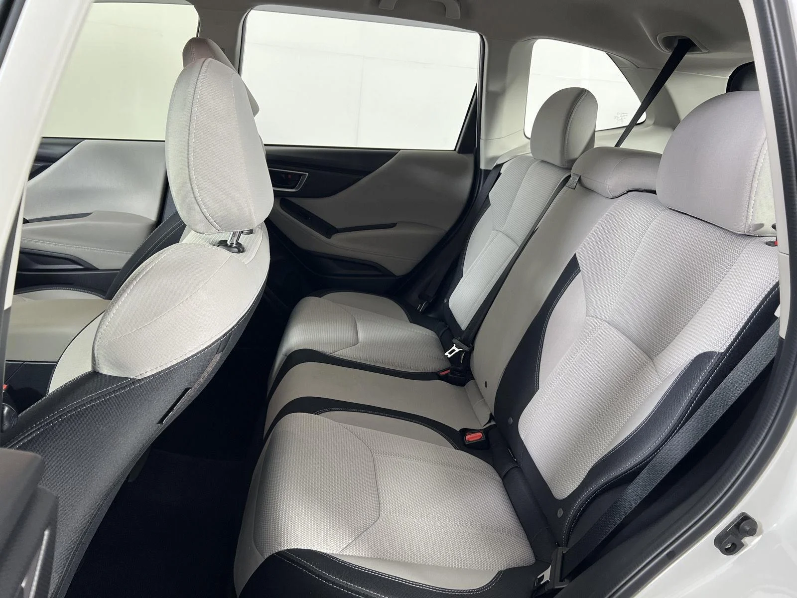 Used 2020  Subaru BASE image 16