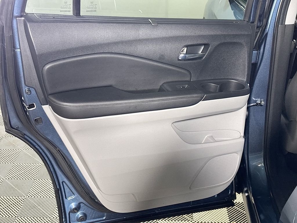 Used 2020  Honda EX-L image 19