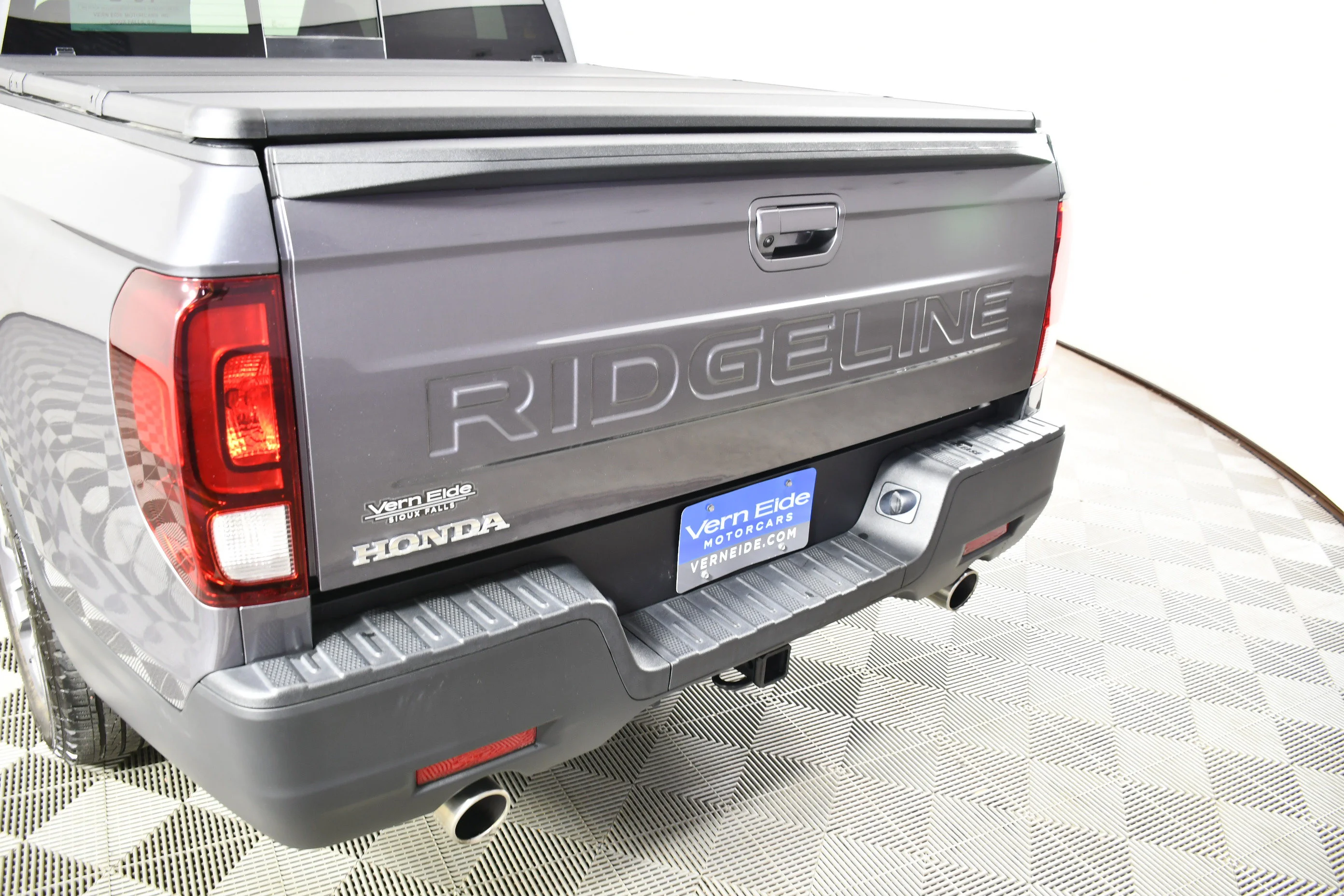 Certified Used 2024 Modern Steel Metallic Honda RTL image 15