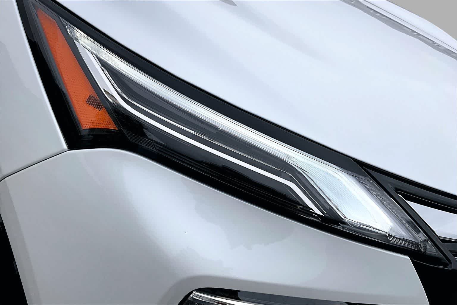 New 2026 Everest White Pearl TriCoat Nissan Platinum image 18