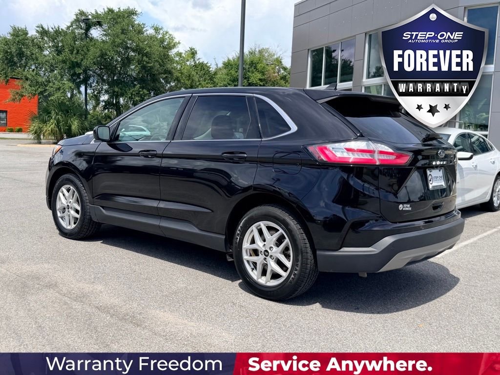 Used 2024 Black Ford SEL image 4