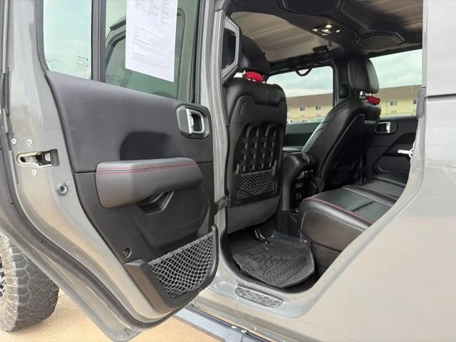 Used 2020  Jeep Rubicon image 35