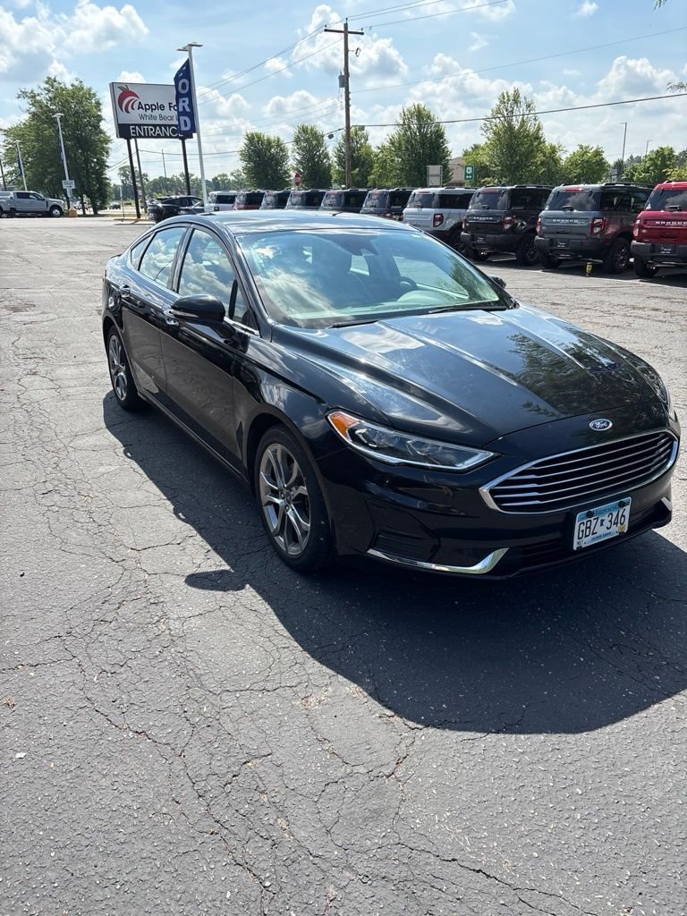 Used 2020 Black Ford SEL image 1