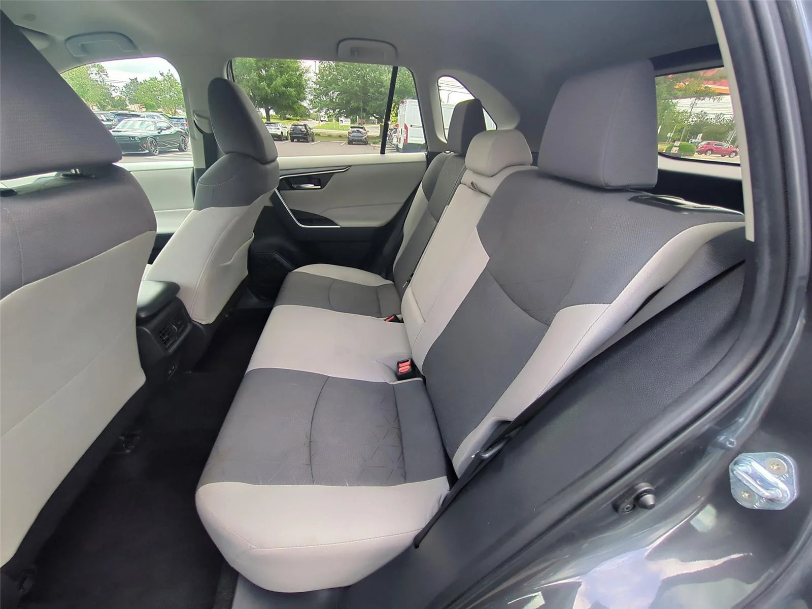 2024 Toyota RAV4 XLE - Photo 43
