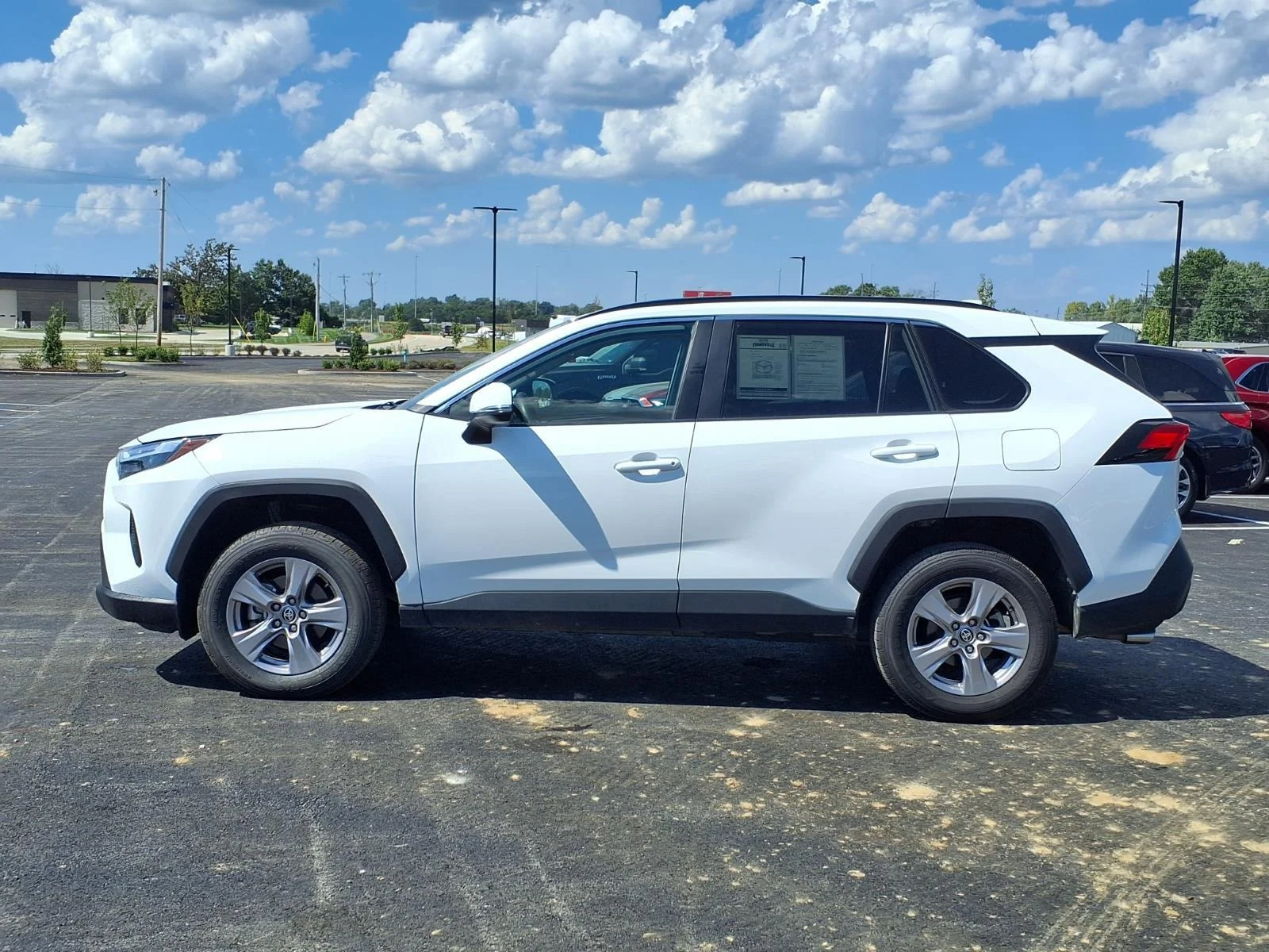 Used 2025 Ice Cap Toyota XLE image 17