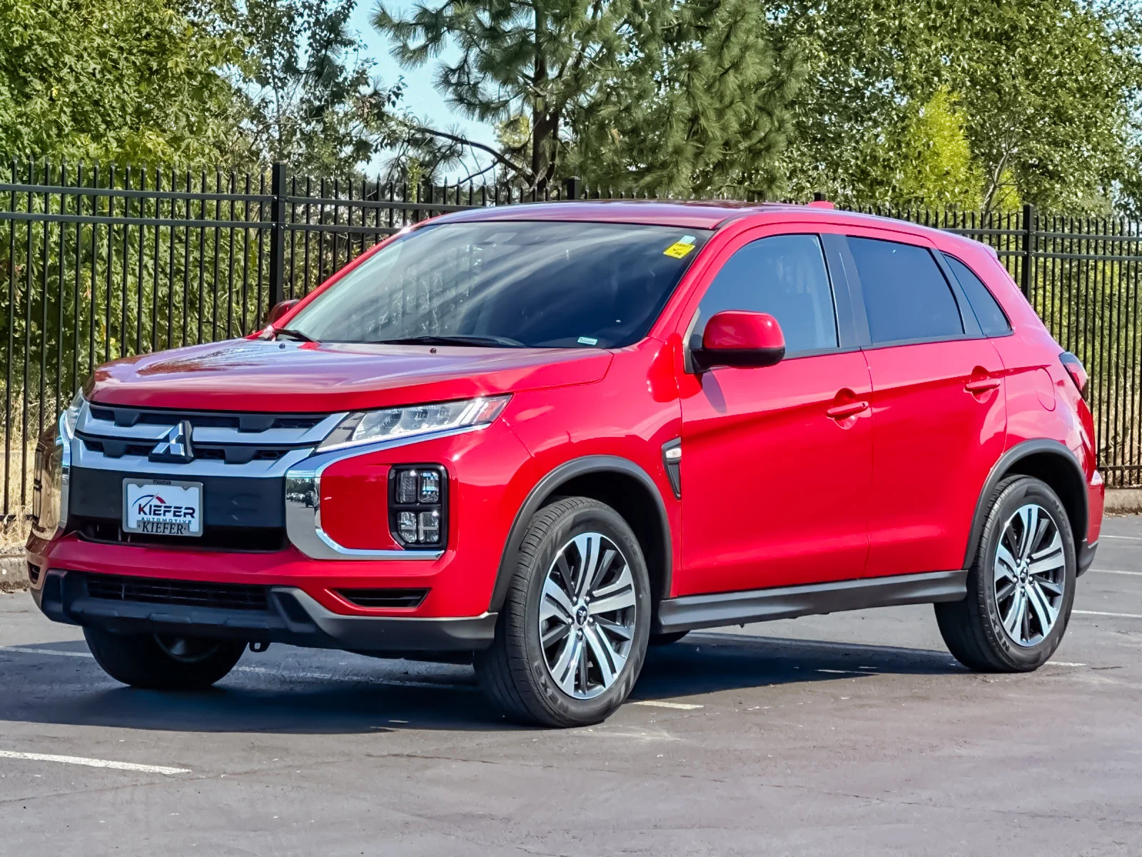 Used 2025  Mitsubishi 2.0 ES image 8