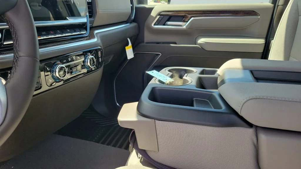 New 2026 Summit White GMC SLE image 18