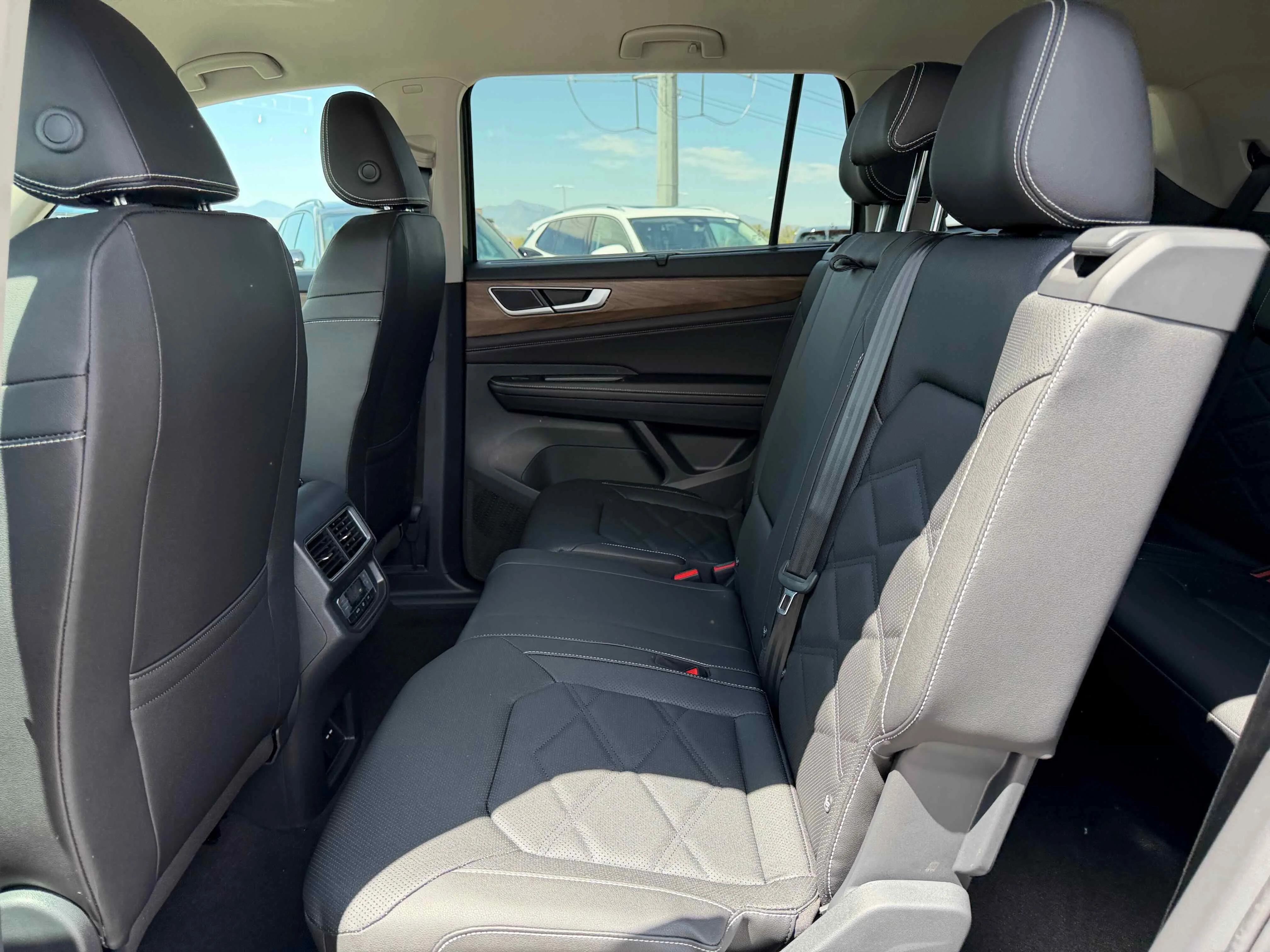 New 2026 Green Volkswagen 2.0T SE w/Technology image 26
