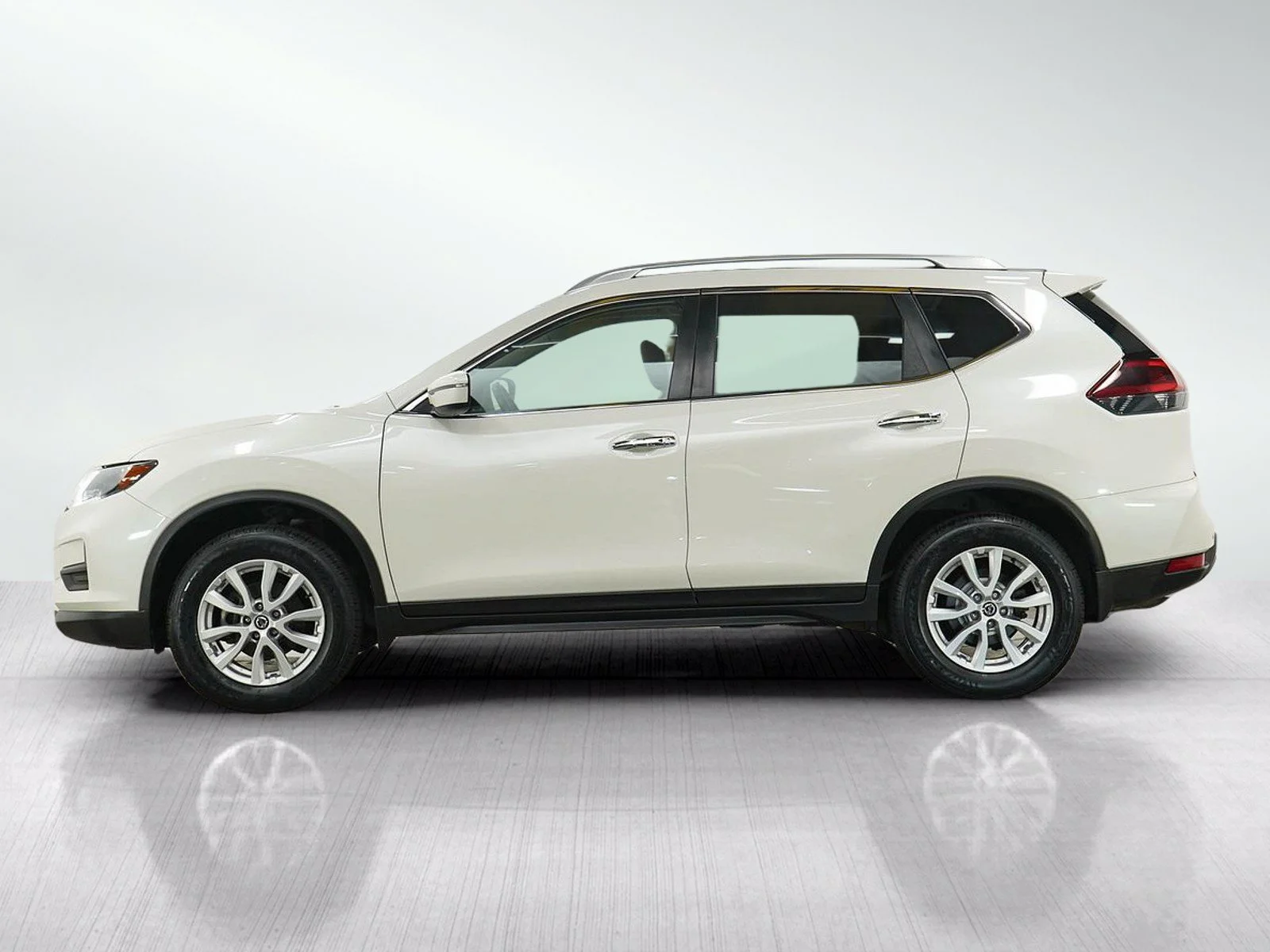 Used 2020 Nissan Rogue SV with VIN JN8AT2MV8LW118770 for sale in Minneapolis, Minnesota