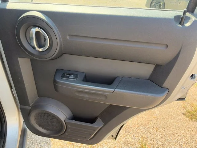 Used 2009 Silver Dodge SE image 18