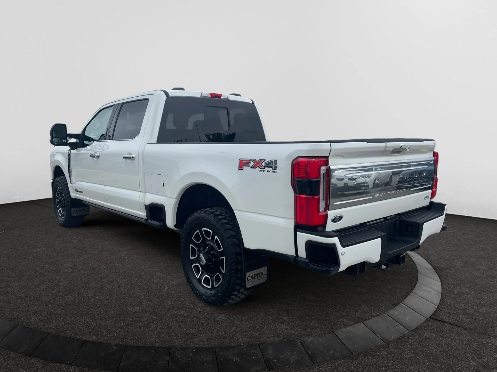 Used 2024  Ford PLATINUM SuperCrew image 3