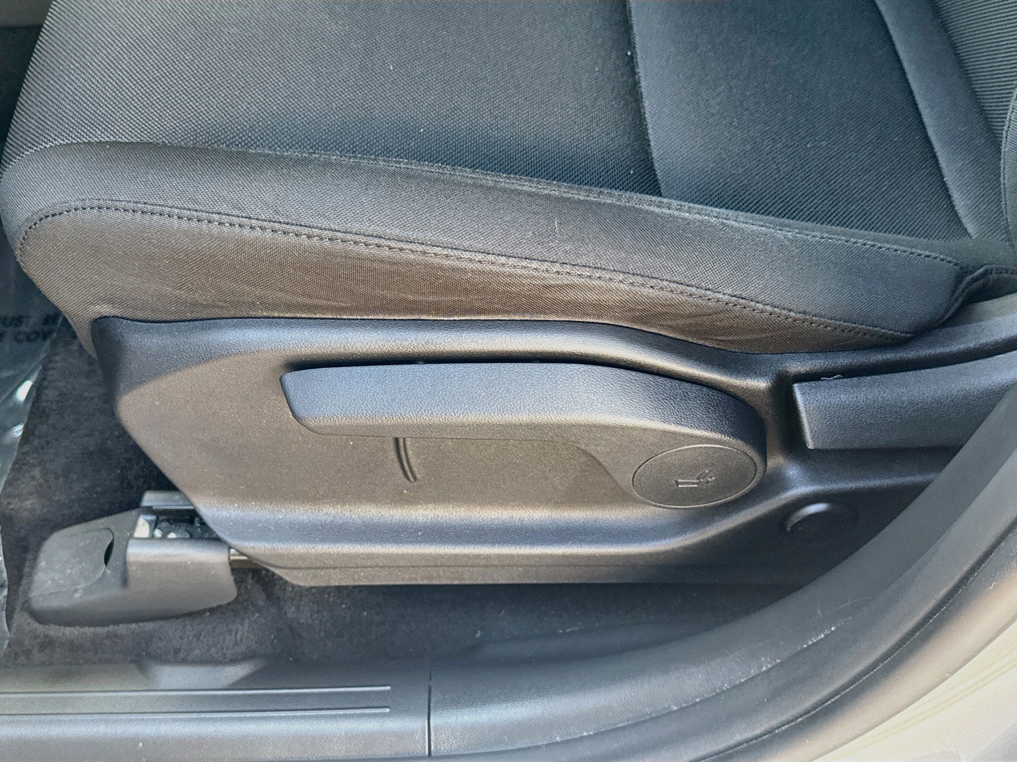 Certified Used 2024 Shimmering Silver Hyundai SE image 15