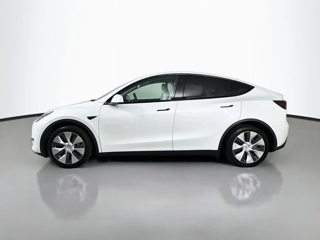 Used 2021 White Tesla Long Range image 8