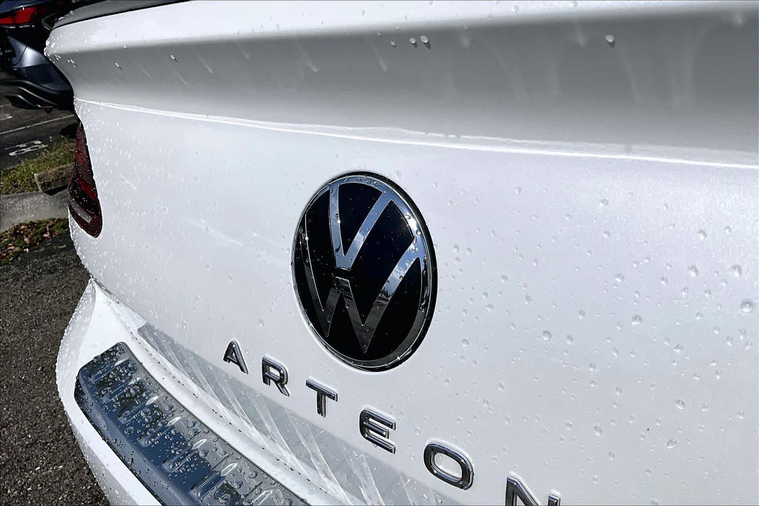 Used 2023 Opal White Pearl Volkswagen SEL Premium R-Line image 31