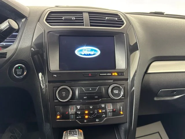 Used 2017 Ingot Silver Ford XLT image 13