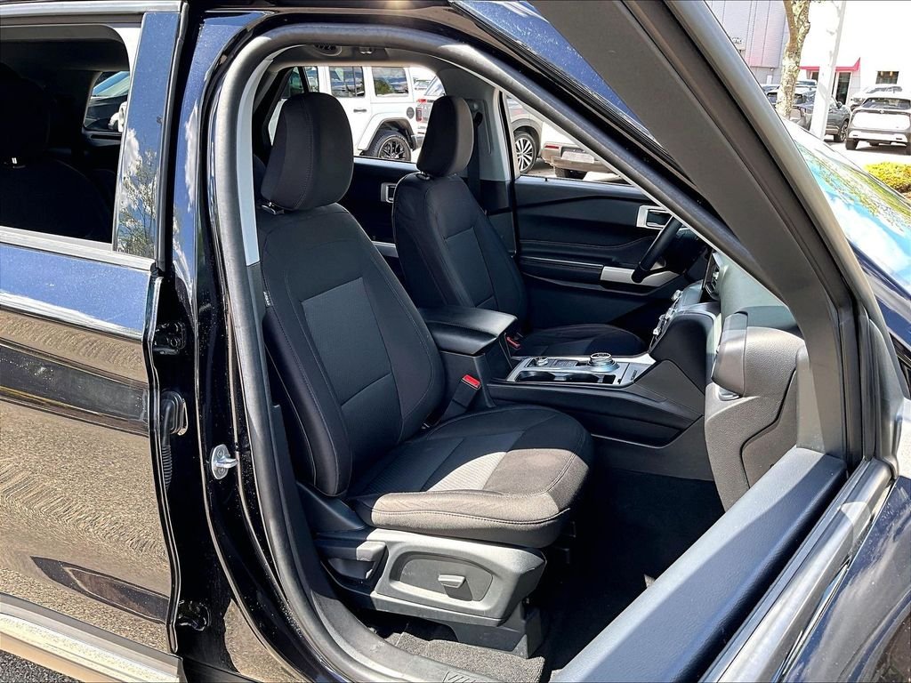 Used 2023 Black Ford XLT image 11
