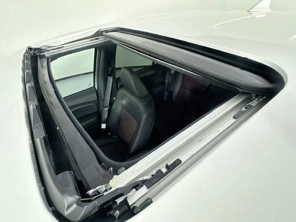 New 2026 Platinum White Pearl Honda Black Edition image 31