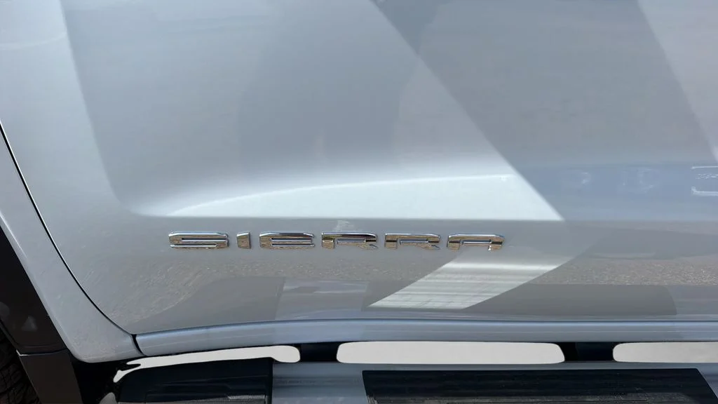 New 2026 White GMC SLT image 32