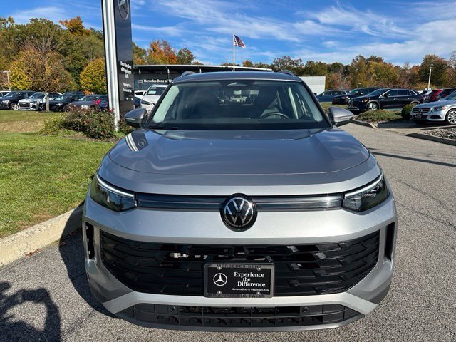 Used 2026 Silver Volkswagen SE image 7