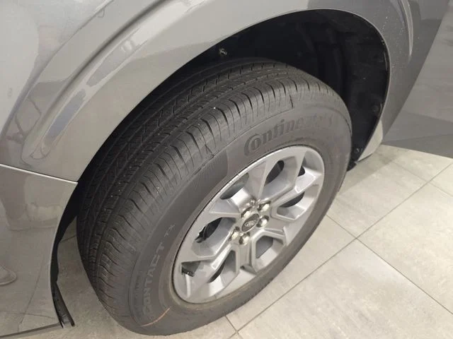 New 2026 Carbonized Gray Metallic Ford XLT image 41