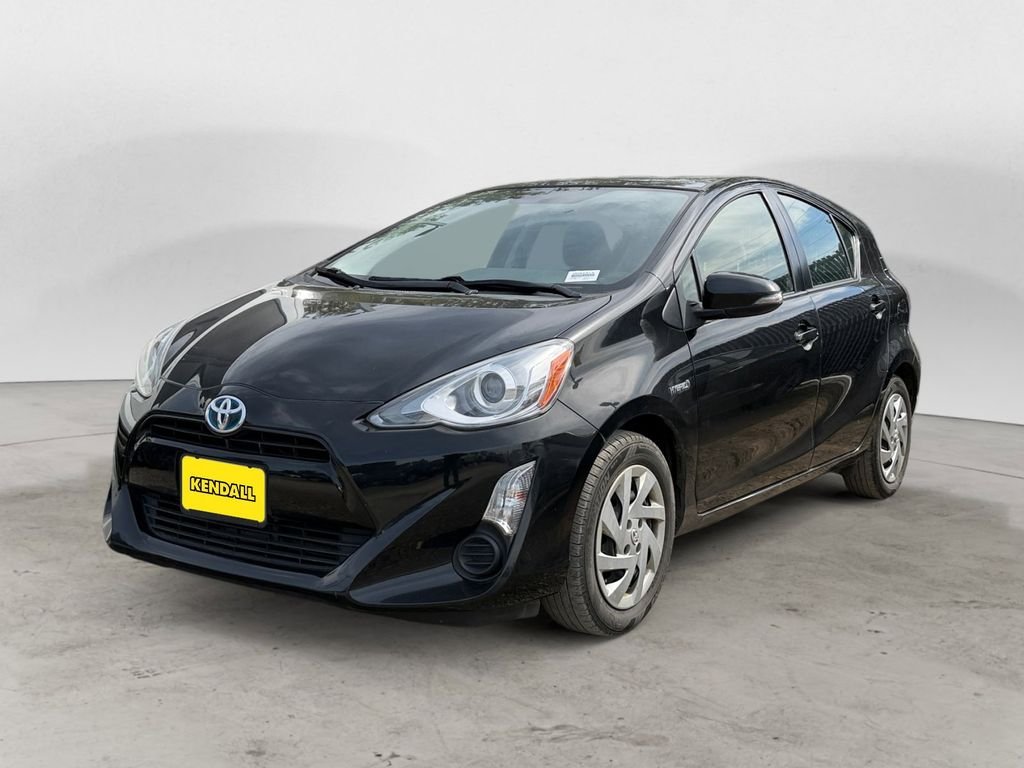 2015 Toyota Prius c Two's photo