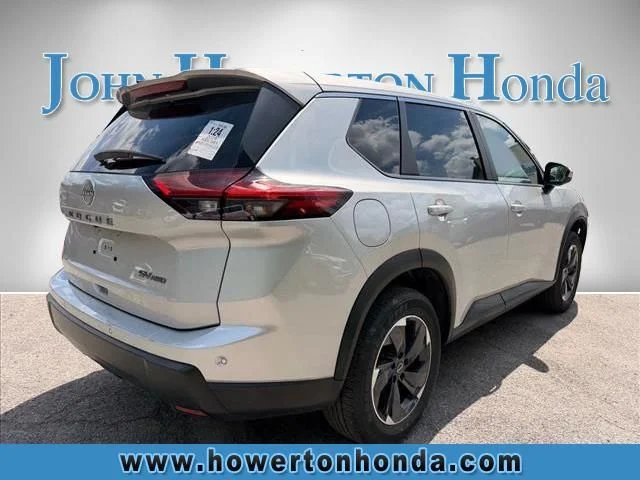 Used 2024 Silver Nissan SV image 4