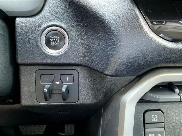 Used 2023  Toyota SR5 image 18
