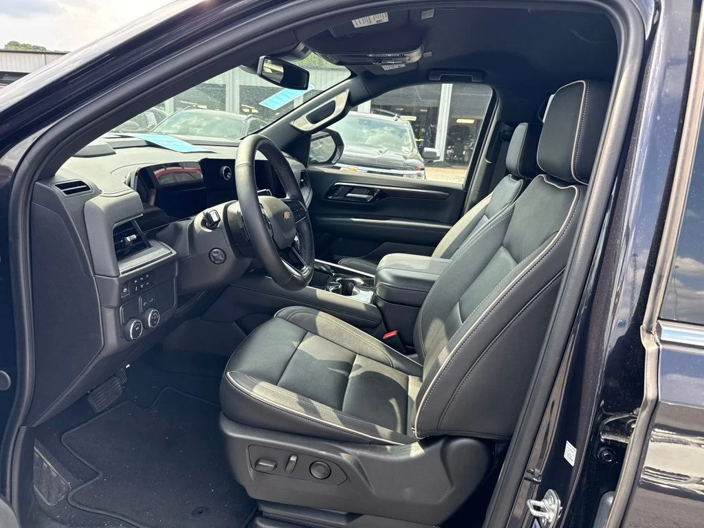 Used 2025 Gray Chevrolet Premier image 7