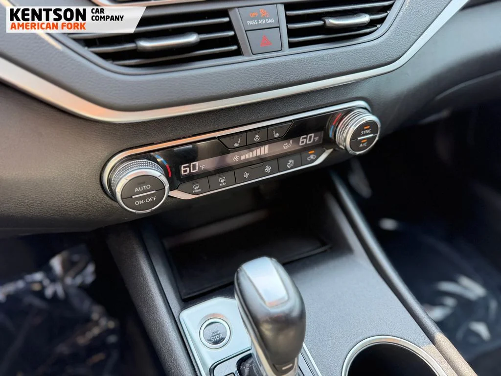Used 2019 Black Nissan 2.5 SV image 22
