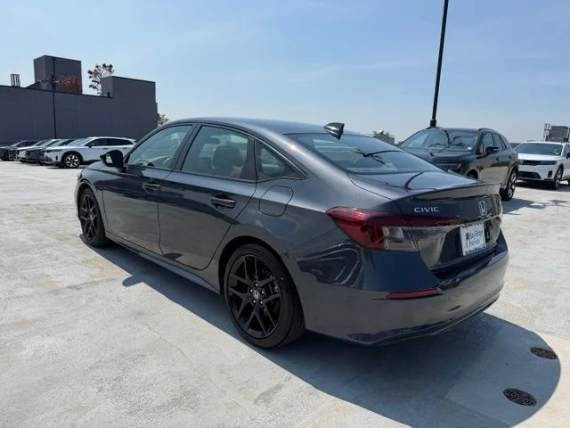 Used 2025  Honda Sport image 5