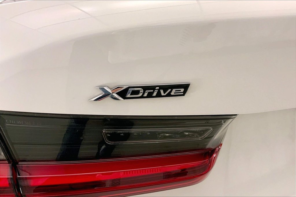 Certified Used 2024 Alpine White BMW  image 30