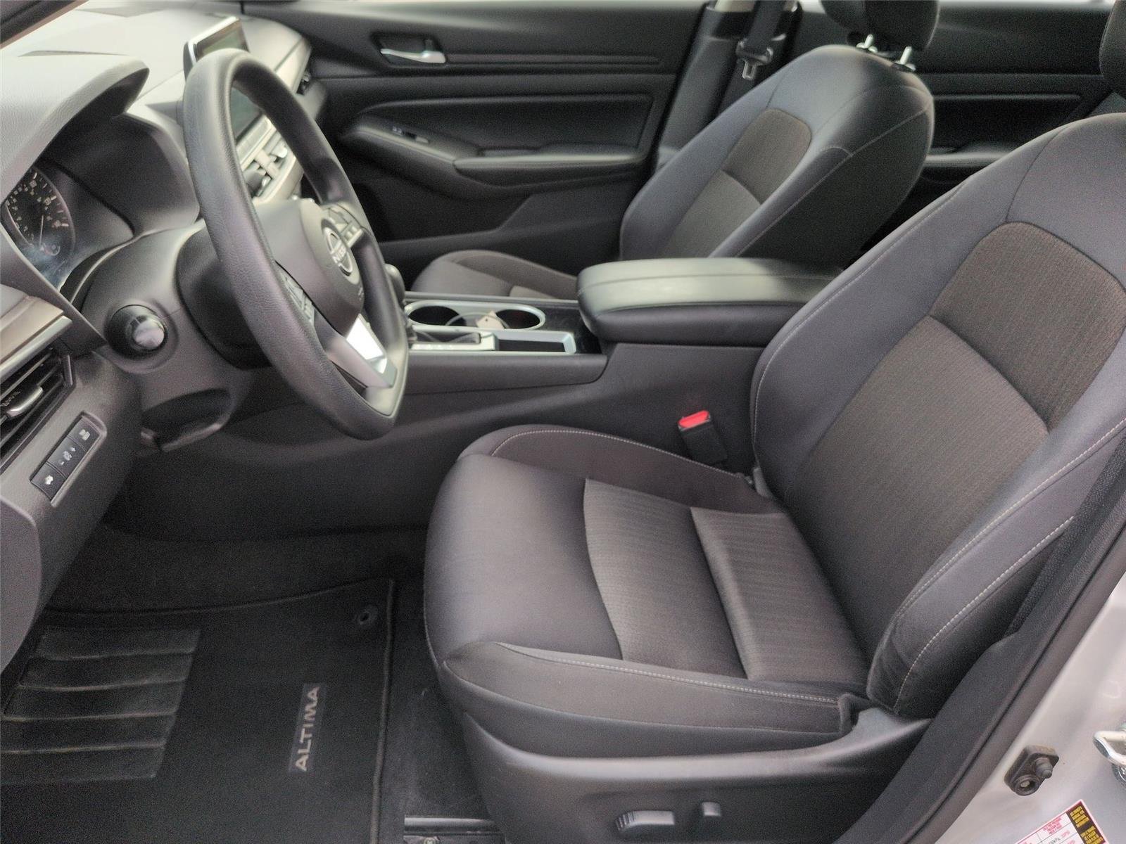 Used 2024 Brilliant Silver Metallic Nissan 2.5 SV image 18