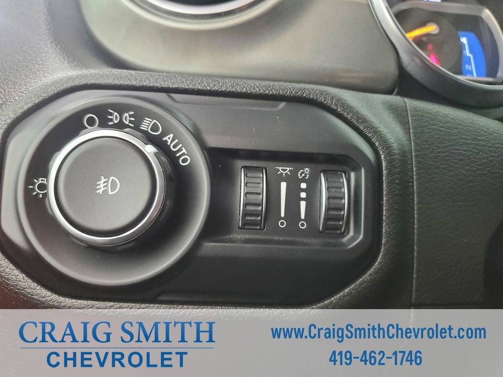 Used 2019 Red Jeep Sahara image 19