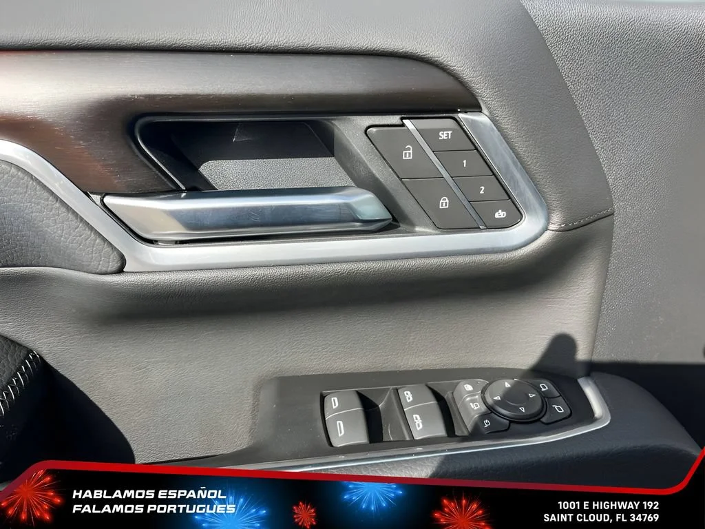 Used 2025 Summit White GMC Denali image 21