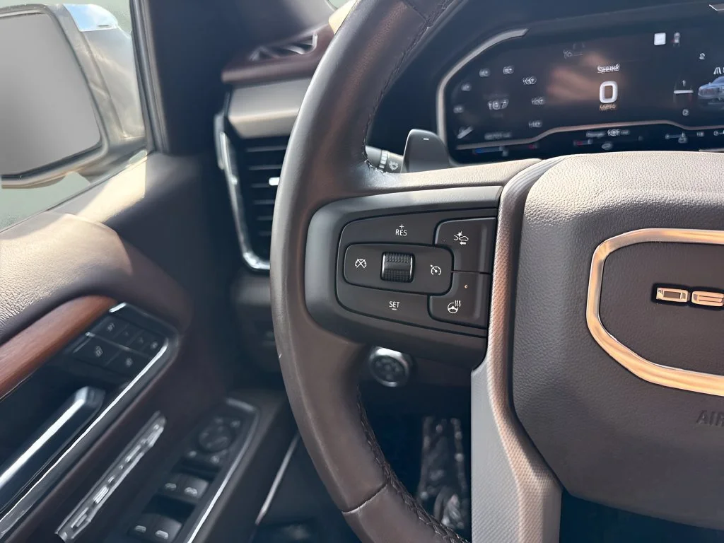 Used 2022 WHITE FROST TRICOAT GMC Denali image 16