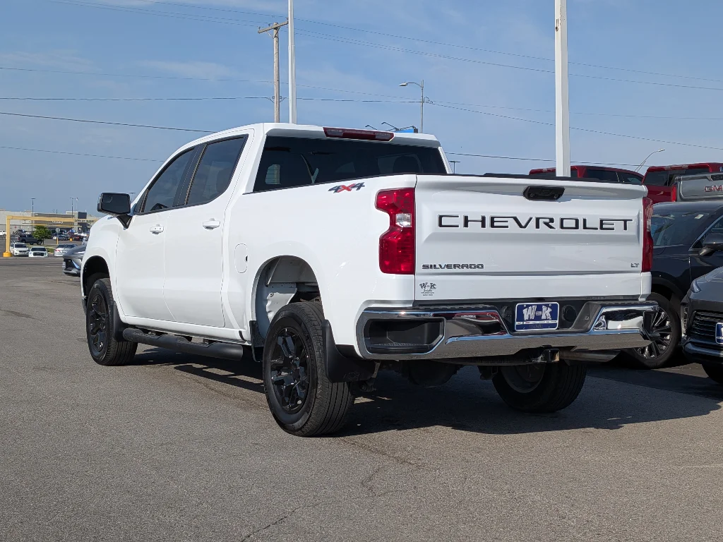 Used 2025 Summit White Chevrolet LT image 8