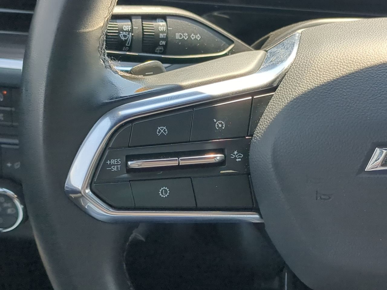 2025 Chevrolet Suburban Z71 - Photo 24