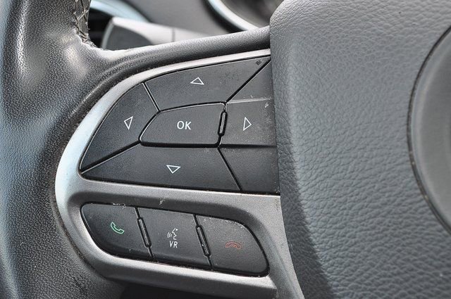 Used 2022 Gray Jeep Limited image 31