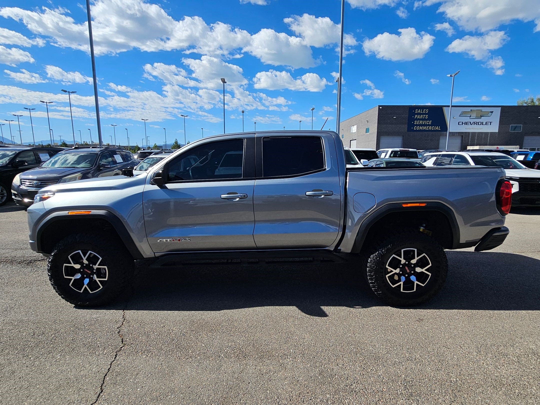 2024 GMC Canyon AT4X - Photo 7