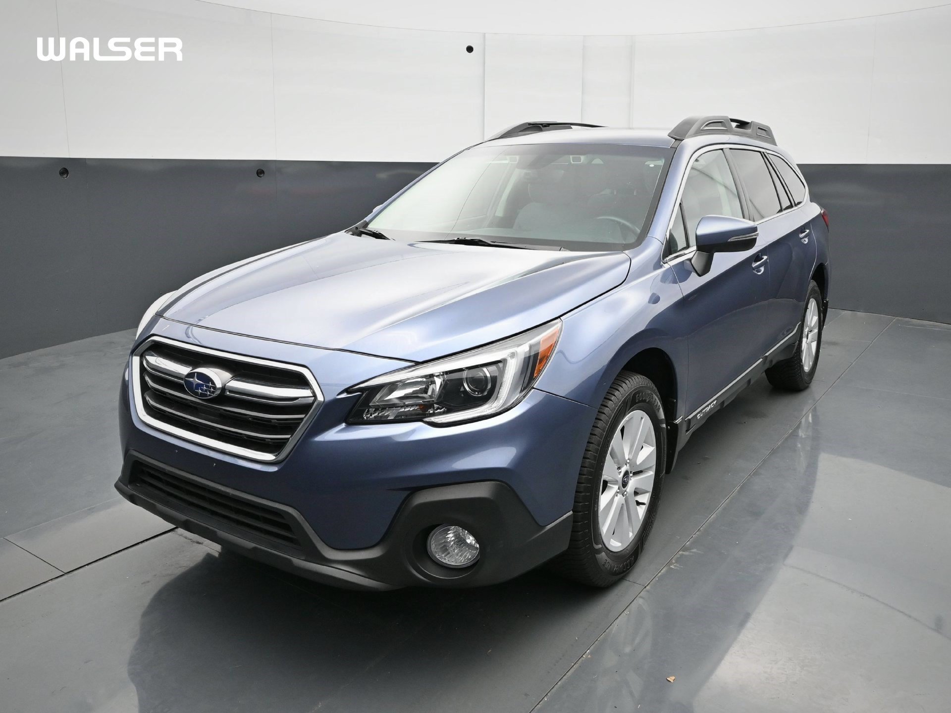 Used 2018 Twilight Blue Metallic Subaru 2.5i Premium image 1