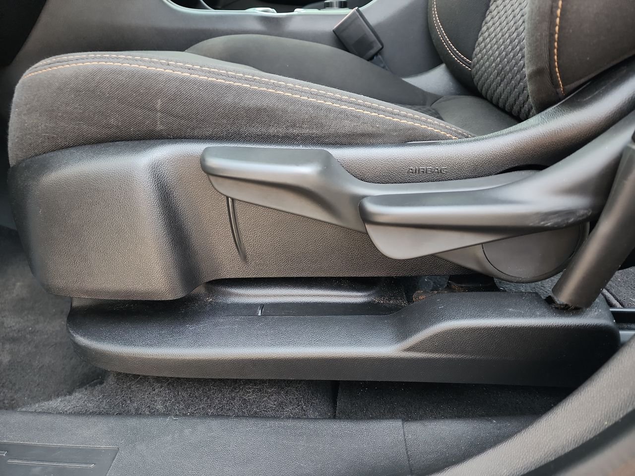 Used 2020 White GMC SLE image 12
