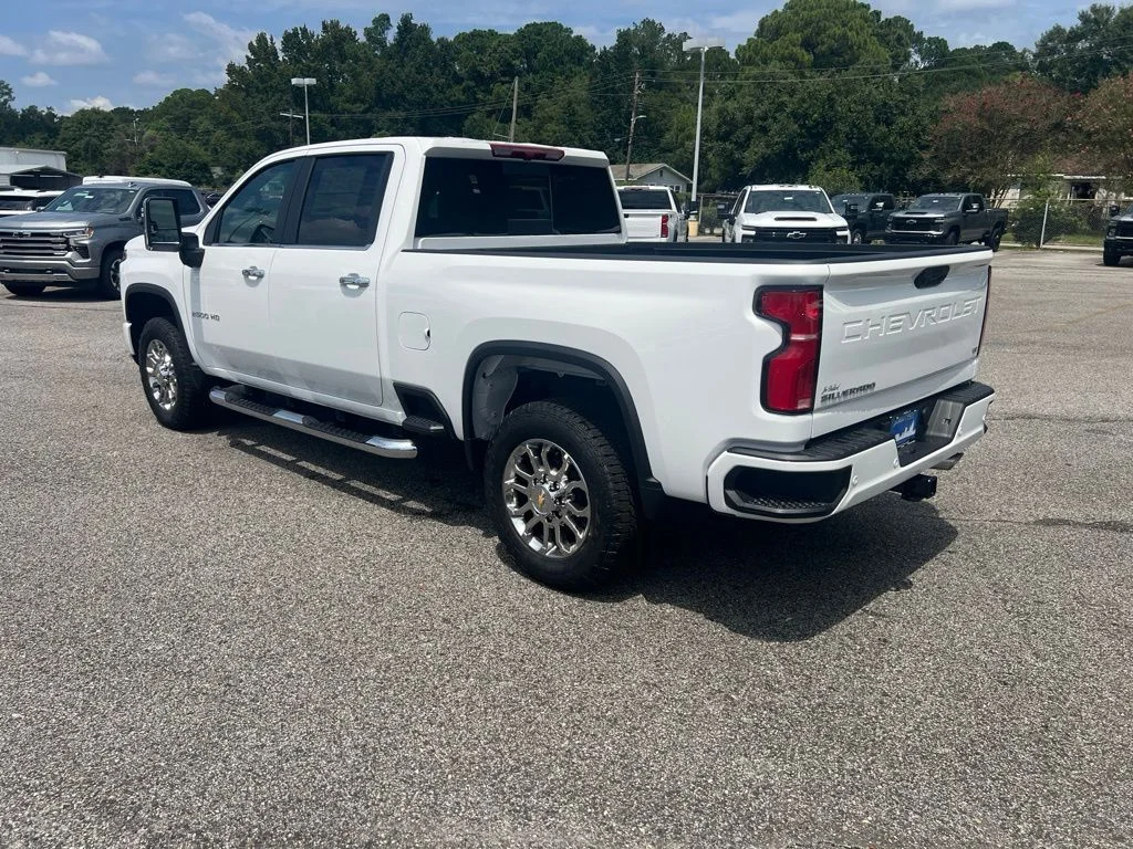 New 2026 Summit White Chevrolet LT image 5
